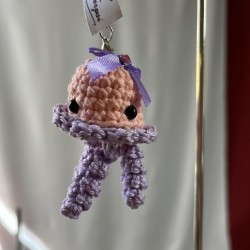 Méduse mauve et rose